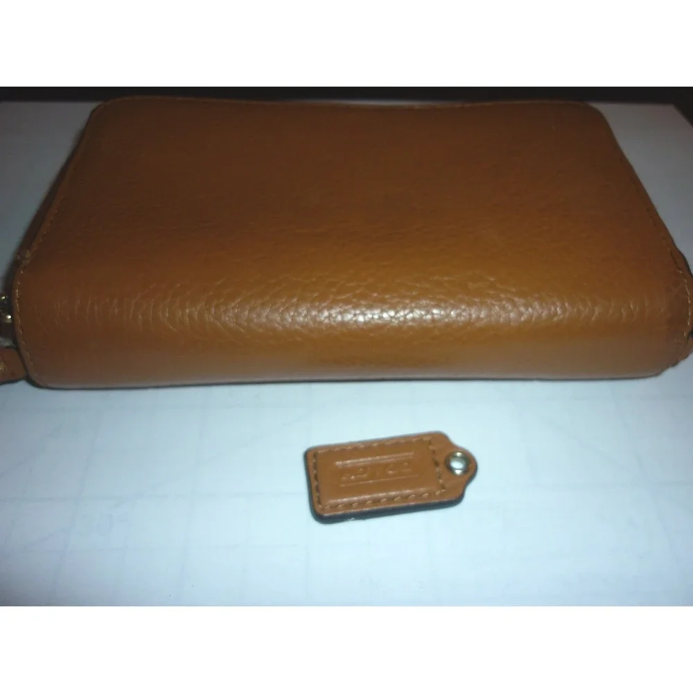 Vintage Coach Brown Pebbled Leather Phone Zip Around Wallet - Picture 10 of 10